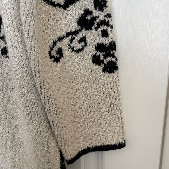 North style Black  & Cream Patterned Half-Zip Women's Sweater - Picture 4 of 4